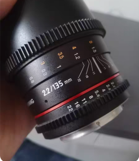 三阳 135 T2.2佳能口电影镜头，手动...