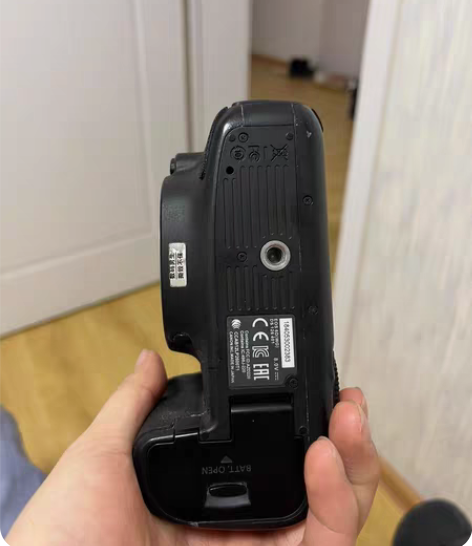 包邮佳能6D2机身 很新很新 我上大学学摄...