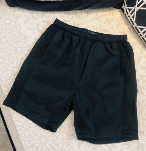 全新Next家的基础款运动短裤，手感不输阿...