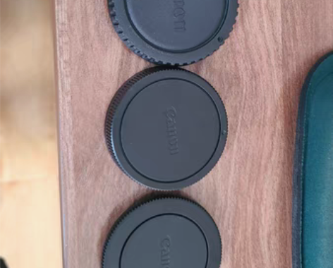 包邮佳能原装镜头盖，2套4件，包邮 感兴趣...