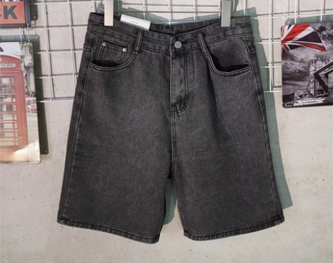 转卖包邮包邮！买小了点 一直没穿买了换包烟钱 烟灰色牛仔短裤...