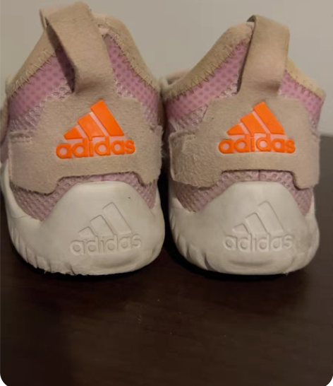 阿迪轻便运动鞋30码好不好看图片吧 感兴趣...