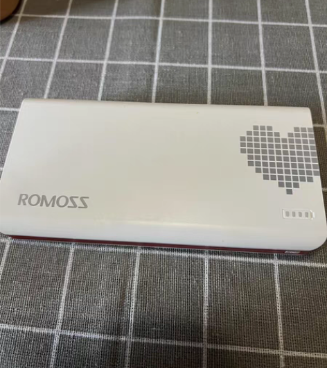 转卖ROMOSS/罗马仕 20000毫安大...