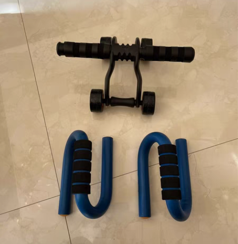 腹肌轮，俯卧撑支架，用不上了，有需要的联系，自提！ 感兴趣的...