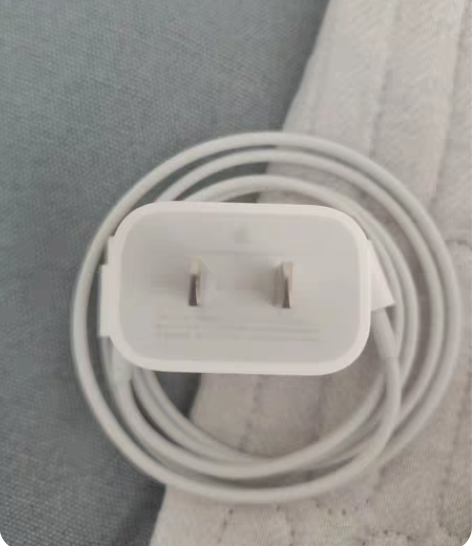 闲置转让苹果原装正品20w充电器 头+线一...