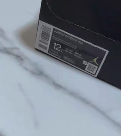 转卖儿童运动鞋，鞋底基本没有磨损～nike...