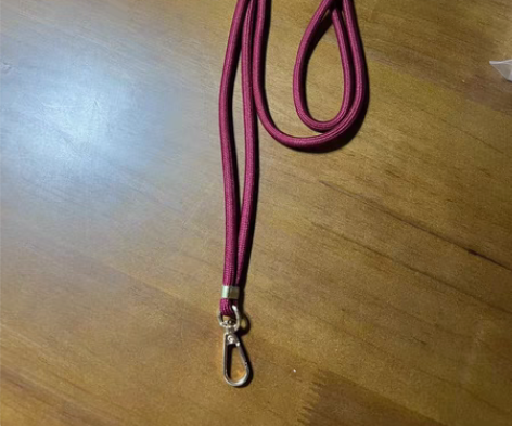 手机挂绳，顶部有固定调节器，用了两次，9....