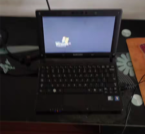 三星笔记本电脑，貝体配置看图。键盘坏了，电...