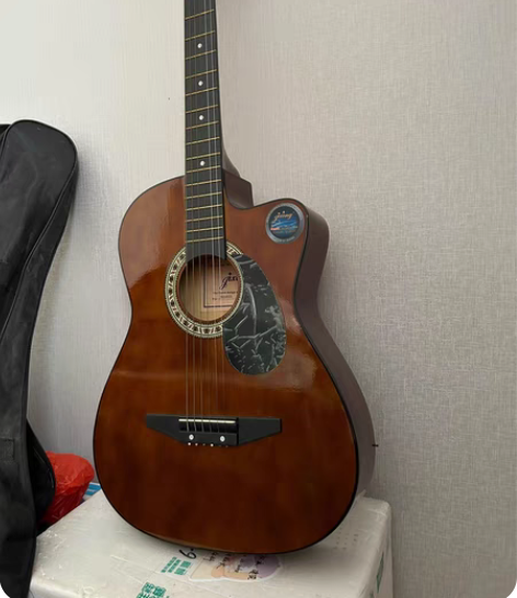 38寸吉他，带包，适合新手练习，欢迎自提 ...