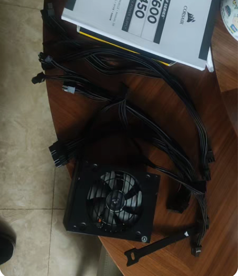 海盗船sf600白金，sfx小电源，原盒。配件一根24pin...