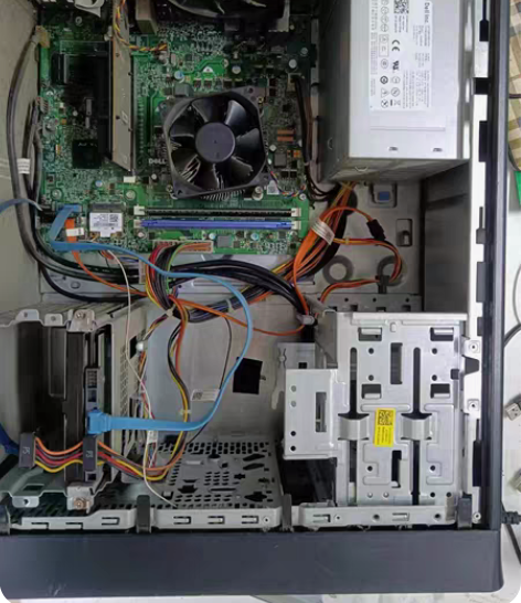 戴尔品牌台式机电脑主机，机箱特别厚实，主要...
