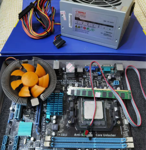 旧电脑配件一堆，似乎组整机只差硬盘和机箱，...