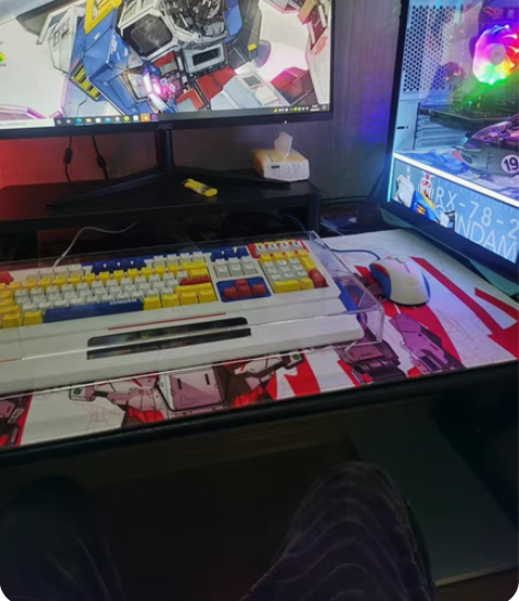主机机箱，加定制的高达灯板，低价出了。不包...