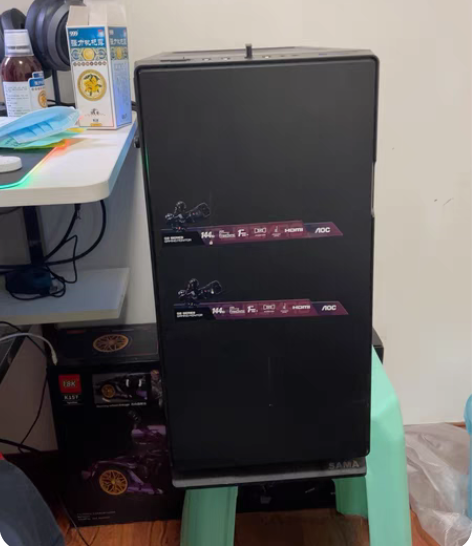 先马黑洞侧透机箱出售啦 机箱没有划痕磕碰之...