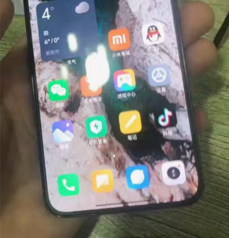 出一台自用小米13，12+512的，用了不...