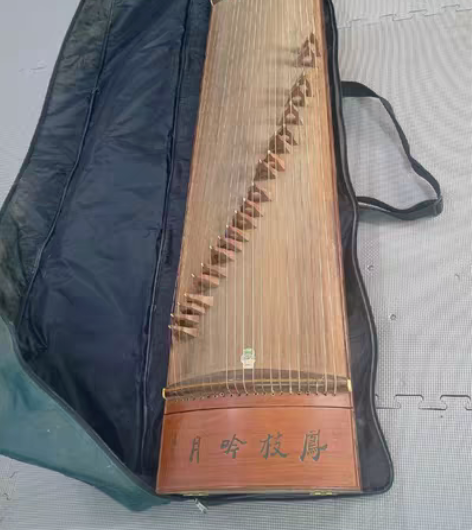 包邮古筝，成人琴，敦煌，凤枝吟月 感兴趣的...