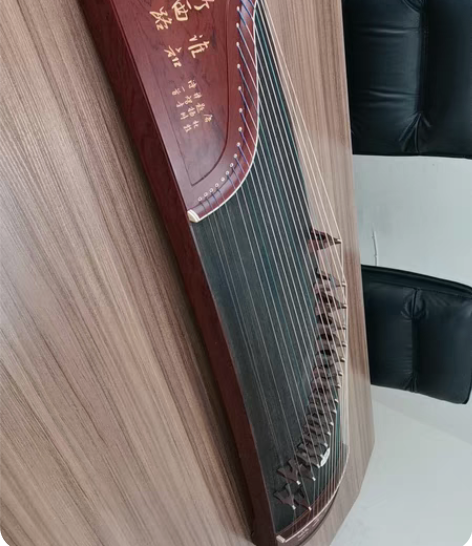 古筝一把，需要的可以联系 感兴趣的话点“我...