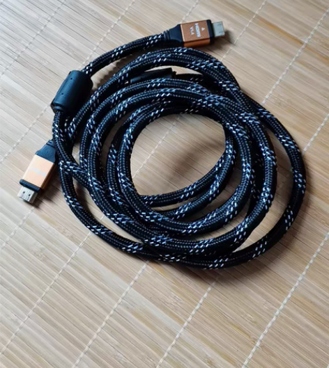 包邮高清输出线闲置没用。 感兴趣的话点“我...