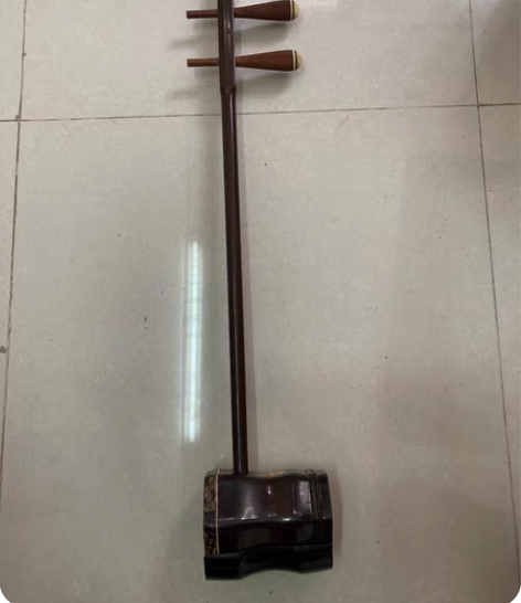 敦煌二胡，琴头断了，没有配件，到付 感兴趣...