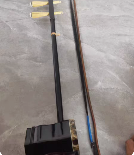 二胡 二胡一把品牌不详实体买的当时买的时候...