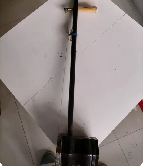 包邮出售老二胡一把无锡产，铜轴，圆杆，筒裂...