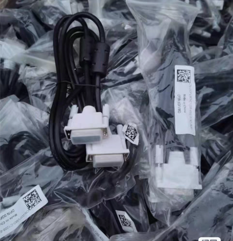 戴尔  三星原装dvi线，1.5米双大磁环...