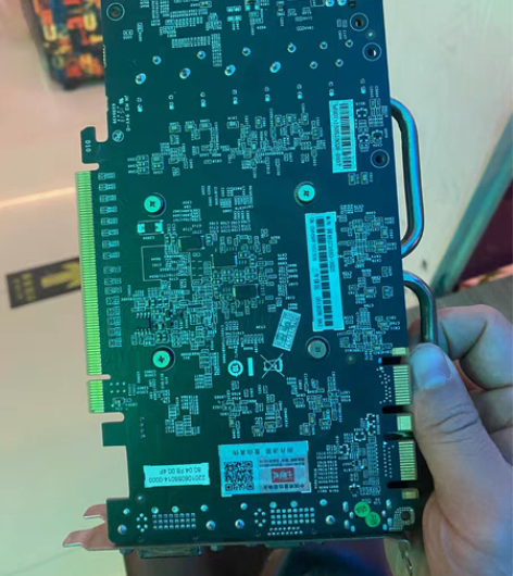 出60张七彩虹660 3g网驰， 成色新。...