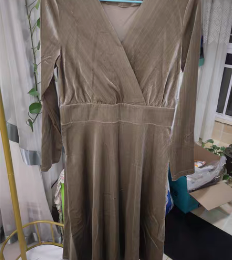 全部是阿迪达斯、耐克、李宁、巴宝莉、大嘴猴...