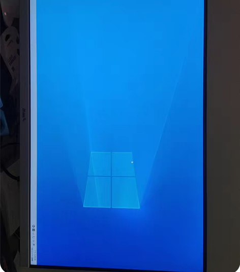 刚买没两个月,全新主机电脑,质保三年,七彩...