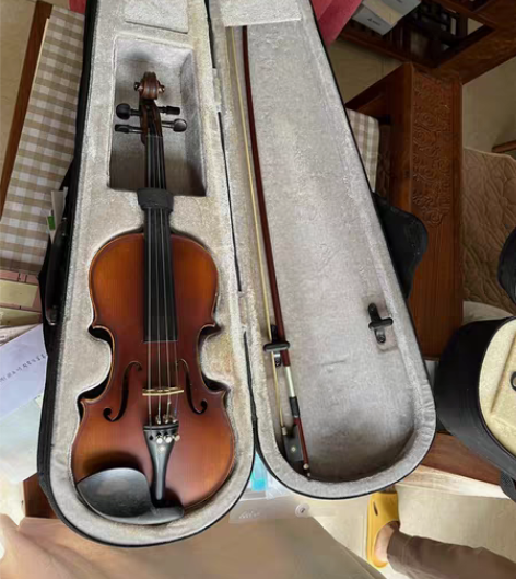 妹妹刚小提琴时买的,型号3/4。小提琴保养...