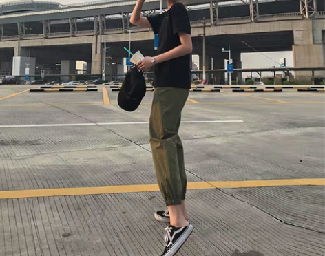 转卖虎牙犬牙  军绿色束脚工装裤女宽松bf...