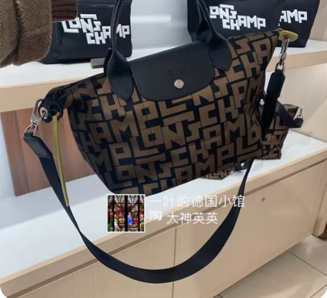 包邮韩国珑骧老花字母饺子包短柄小号 月底韩...