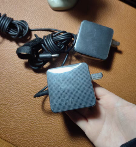 拆机ASUS华硕灵耀S4000UA电源适配...