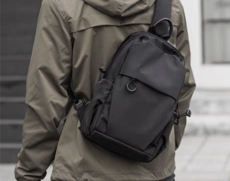 转卖休闲男士胸包简约单肩斜挎包多功能潮牌斜...