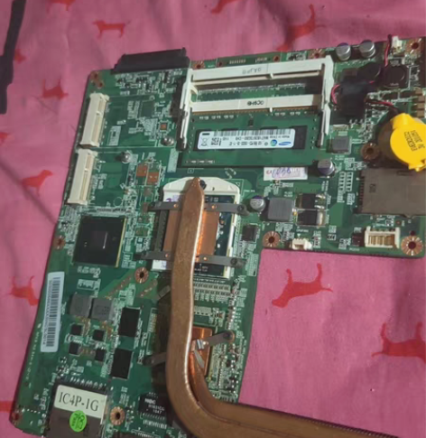 同方463笔记本主板，还有一个电源 感兴趣...