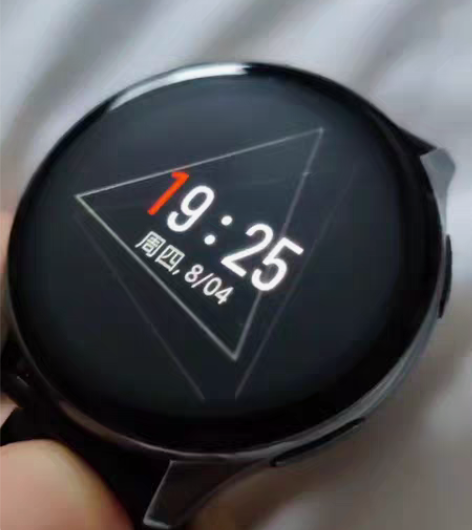 慢出一个一加智能手表，成色好，屏幕轻微划痕...