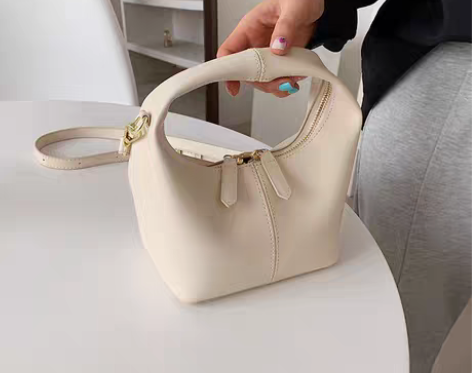 转卖上新小众高级感小包包女2021新款潮时...