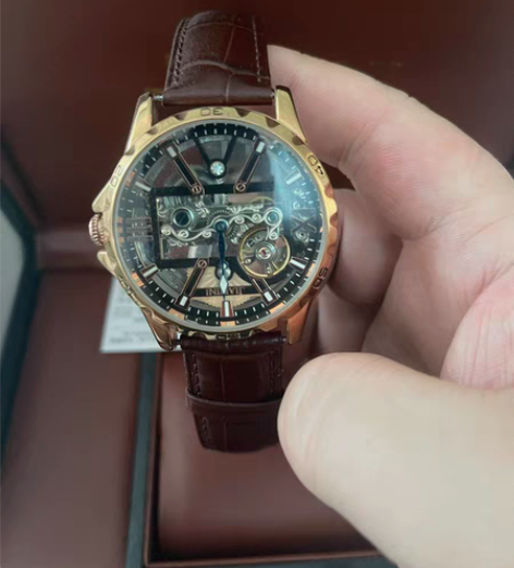加洣尼机械表95新。走时精准 懂得自然懂 ...