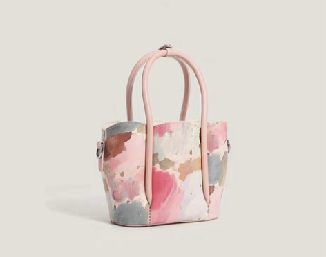 转卖HANGUER＆CK 今年流行的花瓣包...