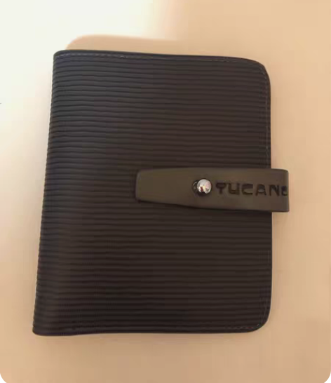 包邮全新啄木鸟专柜正品真皮男士女士钱夹卡包...