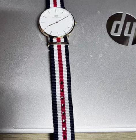 dw手表 中间更换过表带???轻微使用痕迹...