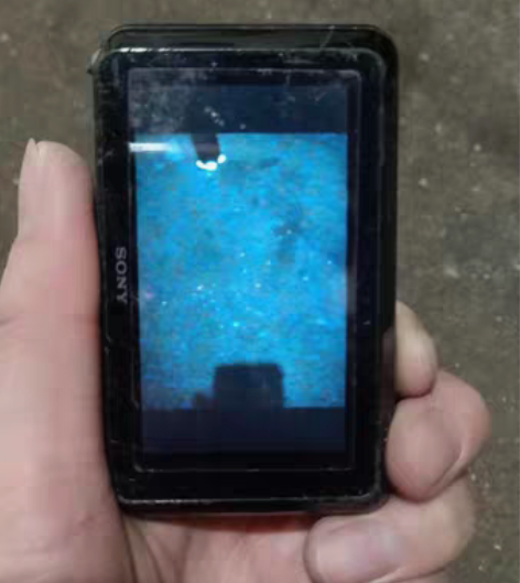 索尼dsc-t110相机，外屏烂了，开机屏...