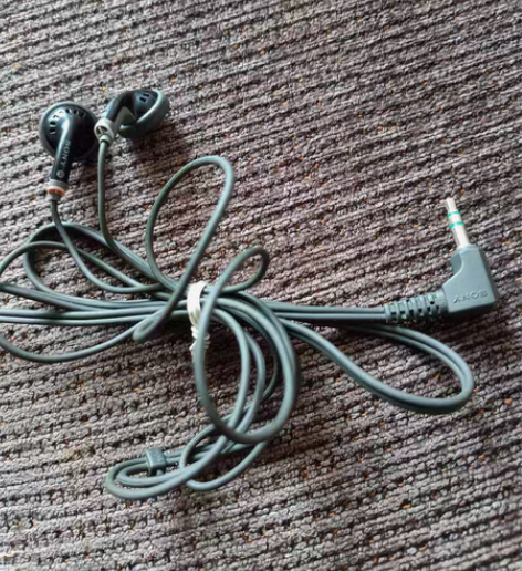 包邮索尼MDR一E414耳机，线软，声音正...