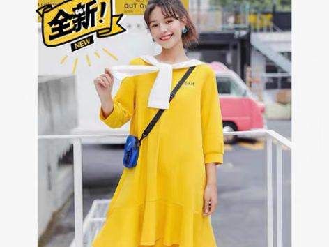 拉夏贝尔全新黄色带帽连衣裙（帽子可取）L码...