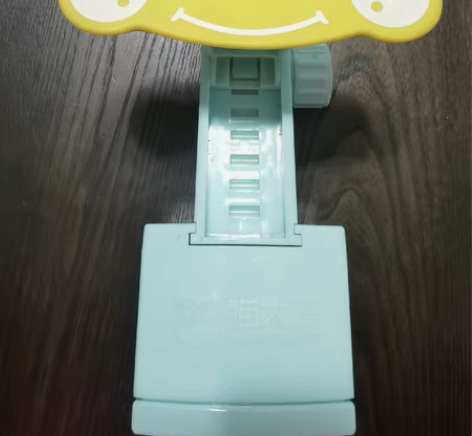 坐姿矫正器,孩子上小学的时候买的,一开始写...