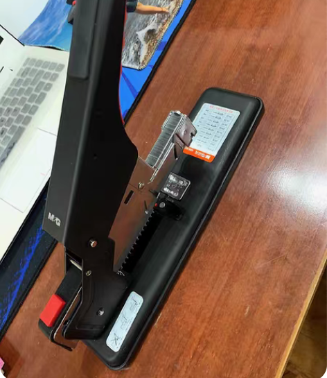 包邮重型订书机大号商用得力省力订书器厚层办...