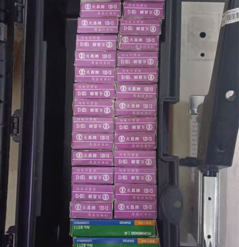 卖订书钉，赠订书器  订卷子专用的。 感兴...