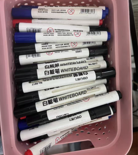 红蓝黑白板笔,大概50只全新,重庆两路口自...
