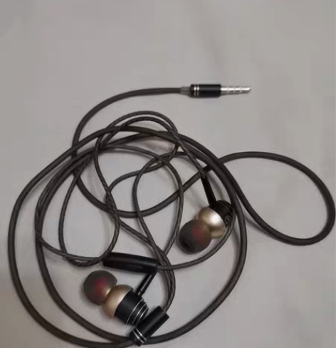 高档耳机，超重低音 感兴趣的话点“我想要”...