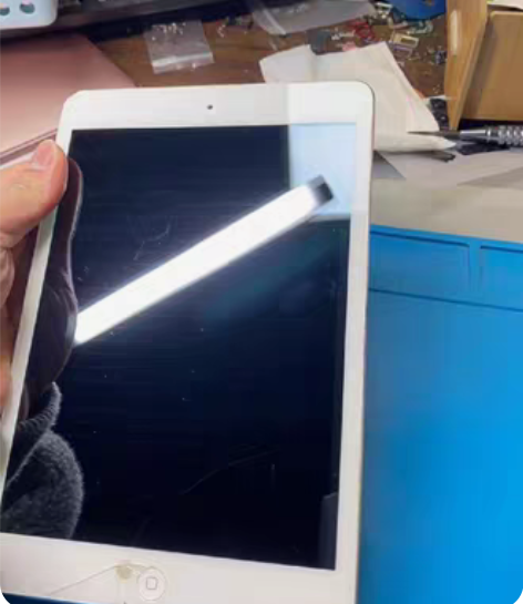 iPad mini16g白色，轻微磕碰，可...